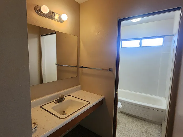 535 NE Maiden Ln #315 — Photo 6