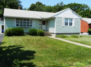 233 Holland Rd, Bridgeport, CT 06610