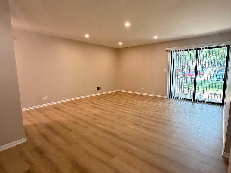 521 73rd St #104 — Photo 31