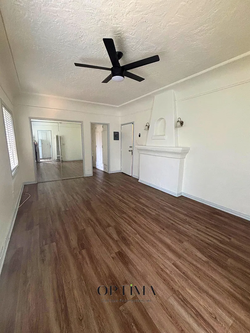 1217 Cedar Ave — Photo 3