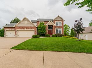 2907 Fox Creek Rd, Bloomington, IL 61705