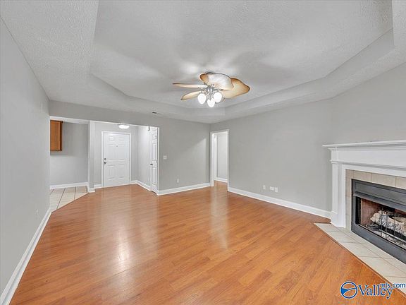5th image of 108 White Willow Ct