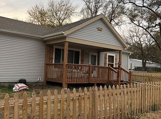 319 Howard St, Effingham, KS 66023