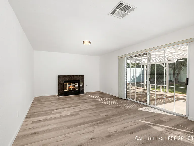 13327 Entreken Ave — Photo 7