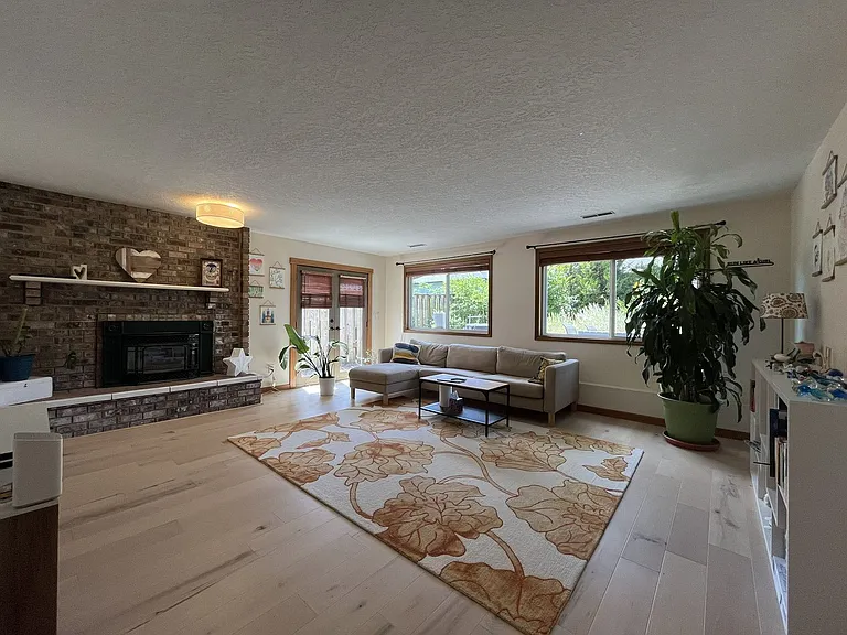 1195 NW 122nd Ave — Photo 46