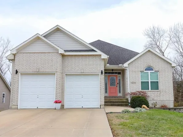 1506 Stoneybrooke Dr, Warrensburg, MO 64093