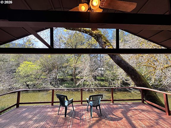 3rd image of 1008 Winchuck River Rd