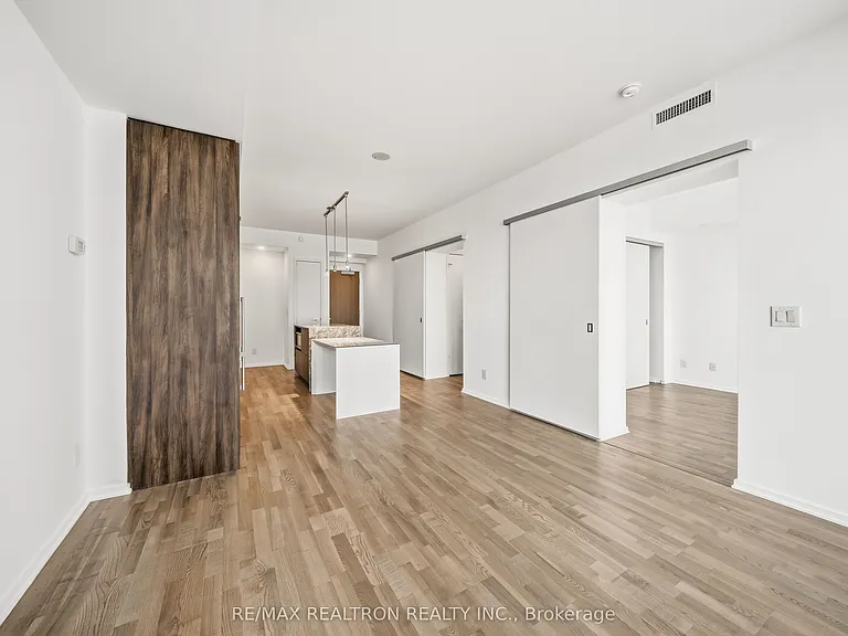 1 Bloor St E #3211 — Photo 9