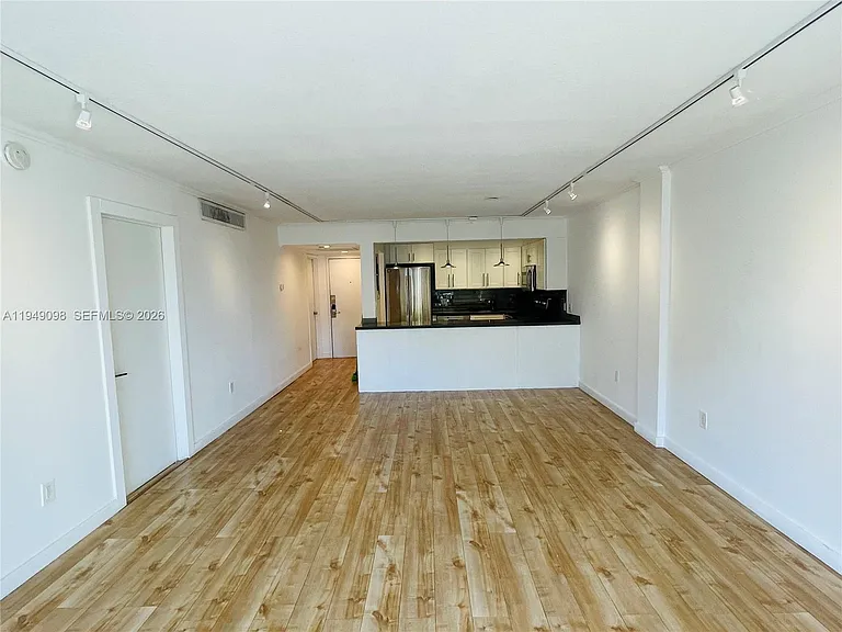1650 NE 115th St #311 — Photo 5
