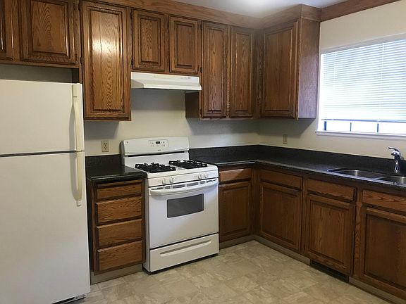 3rd image of 1601 Union Ave