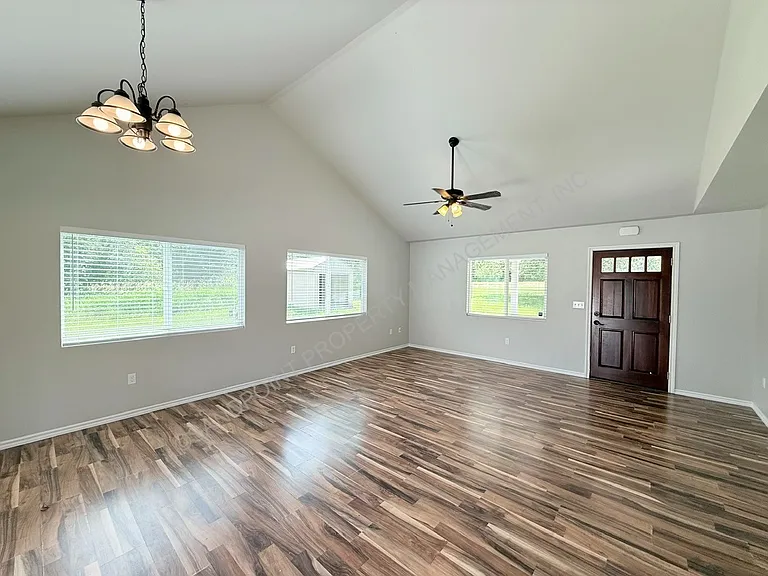2087 Lower Pack River Rd — Photo 16