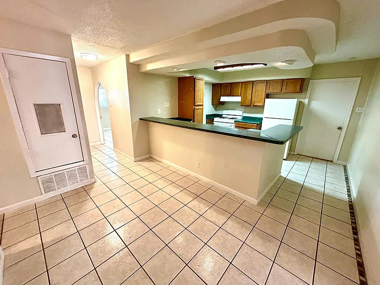 4631 Argonne Dr #4 — Photo 11