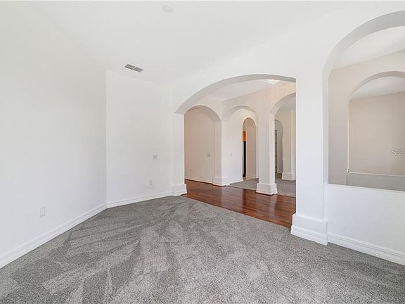 5th image of 2632 Balmoral Ct