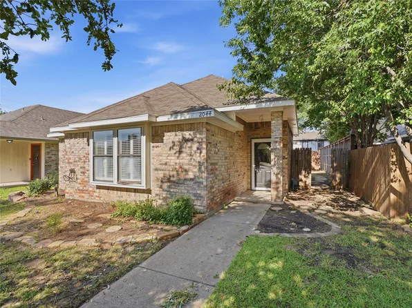 2044 Whippoorwill Ln, Carrollton, TX 75006
