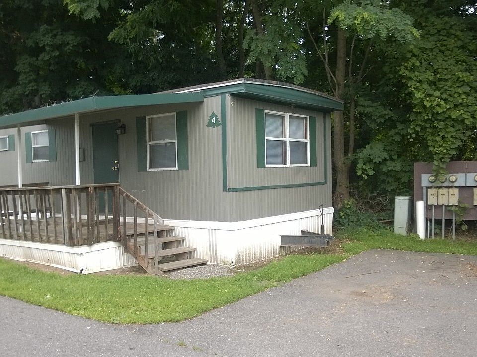 1st image of 17 Riverview Ln