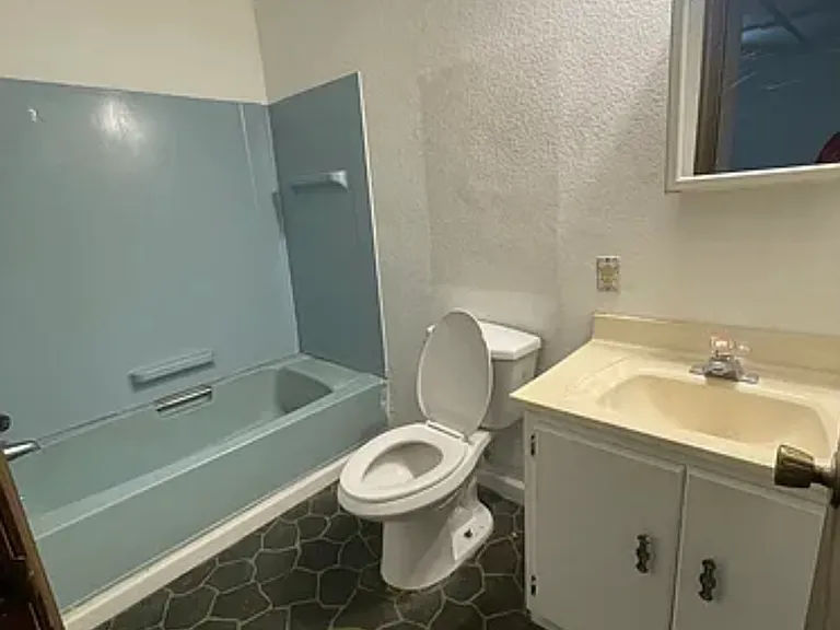 1113 Hidden Valley Dr #4 — Photo 5