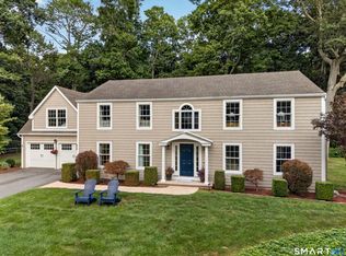 11 Fencove Court, Old Saybrook, CT 06475