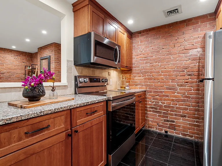 103 Gainsborough St #108 — Photo 6