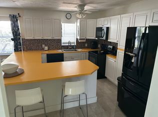 26 SW 6th St #3, Dania, FL 33004