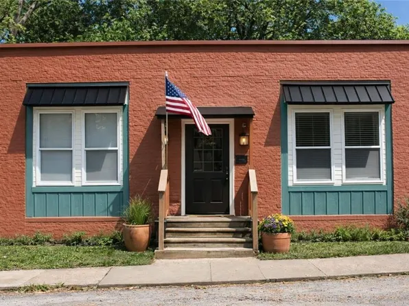 211 S Pearl St, Independence, MO 64050