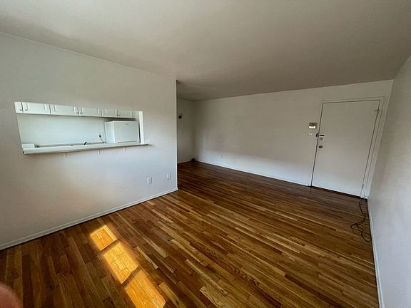 3rd image of 341 Gross St APT 104