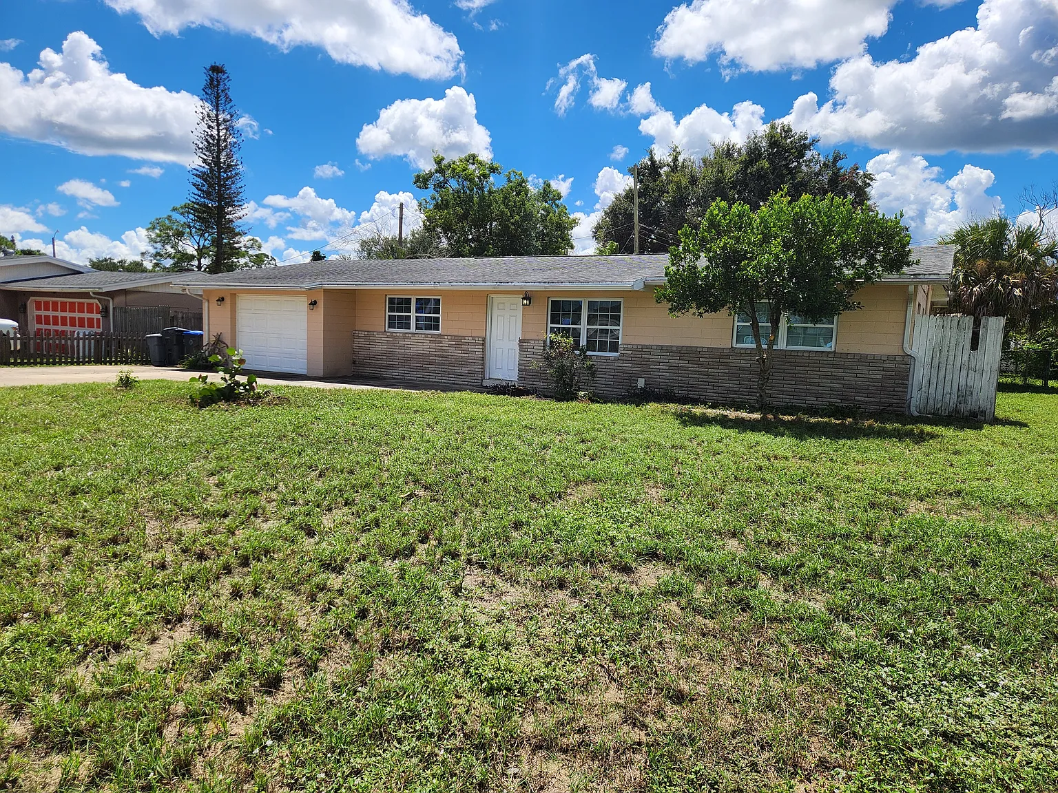4 bed, 1350 sqft, $2,075 — Photo 2