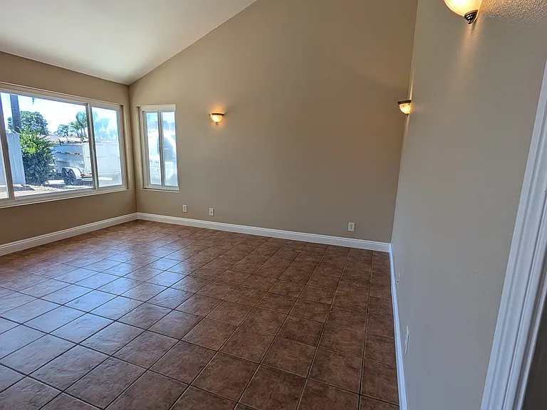 1018 Nightingale Pl — Photo 4