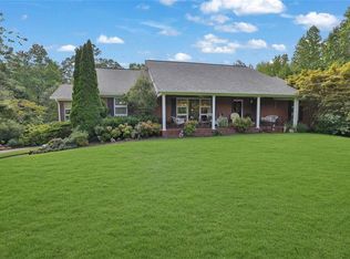 1260 Greenwood Acres Dr, Cumming, GA 30040