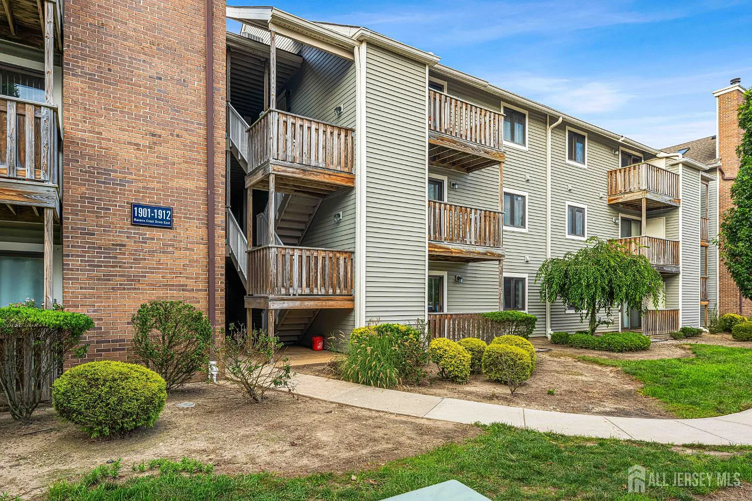 1 bed, 1.0 bath, 667 sqft, $1,800 — Photo 2
