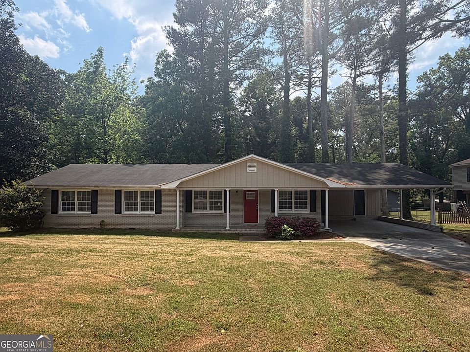 1st image of 35 Chimney Ridge Trl