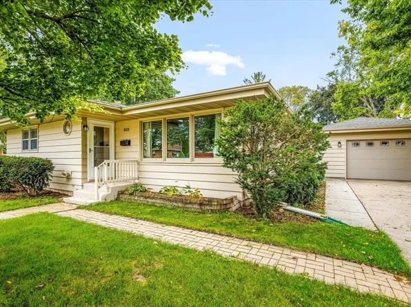611 E 6th St, Belvidere, IL 61008