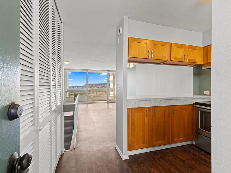 555 University Ave #2801 — Photo 10