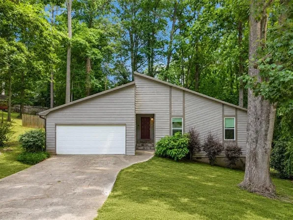 5065 Carole Pl, Stone Mountain, GA 30087