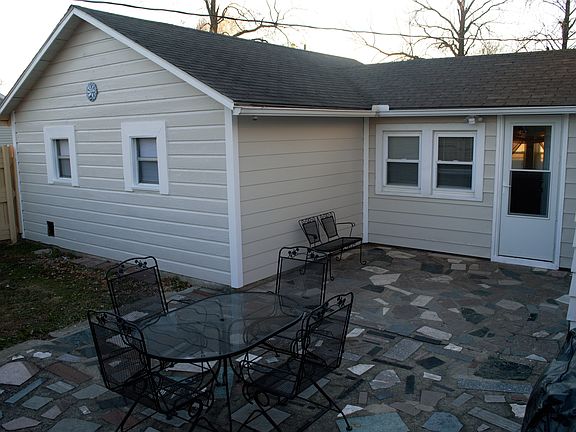 Lg. Private Patio