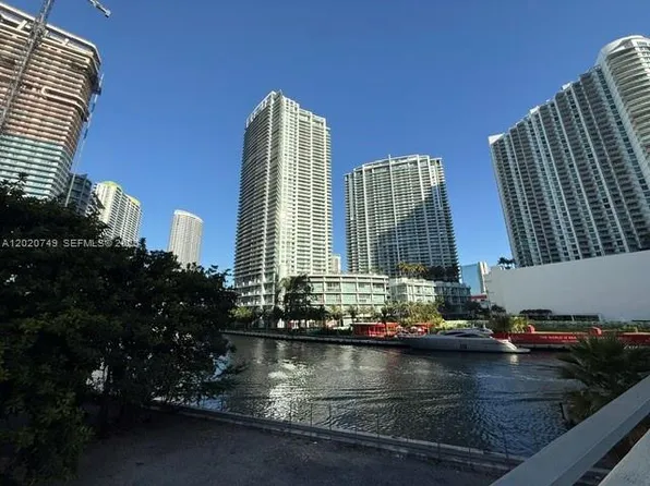 92 SW 3rd St APT 1804, Miami, FL 33130