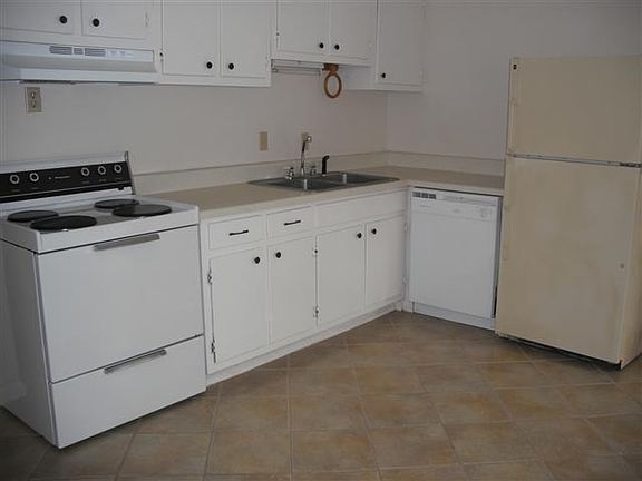 3rd image of 307 Barracuda Ave Unit 11