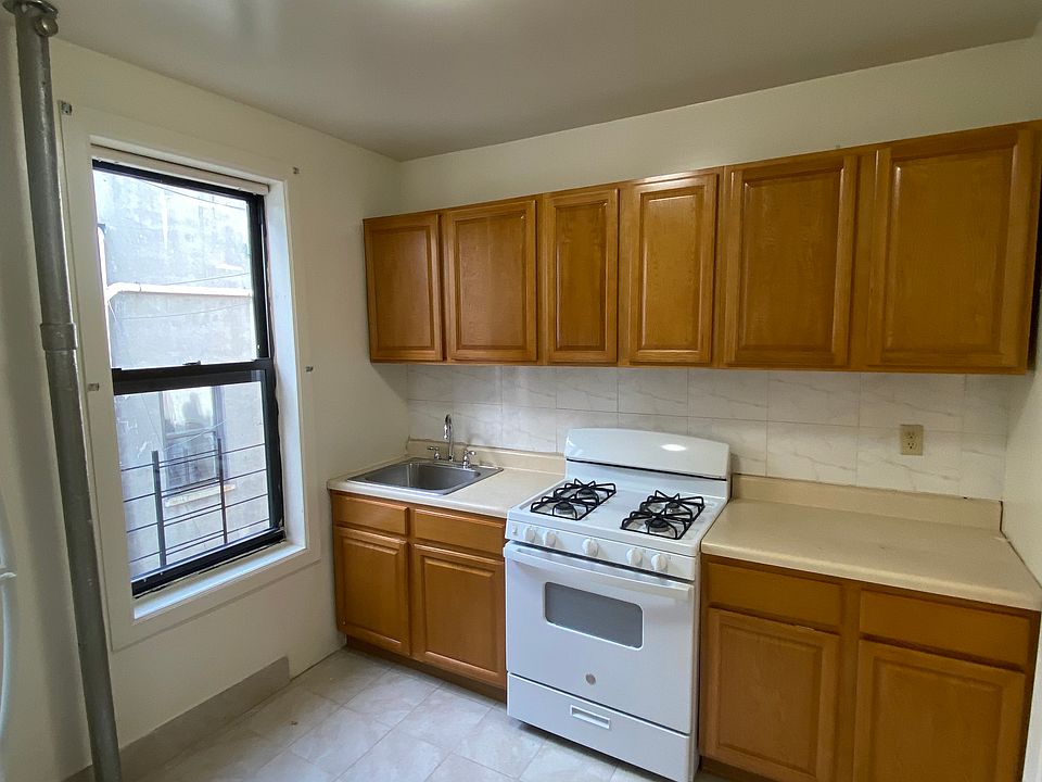 1st image of 1559 Lincoln Pl #3F