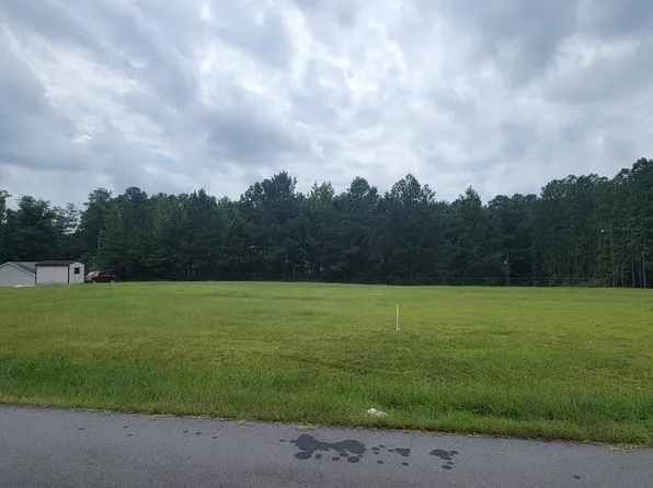 2 East Dr, Roanoke Rapids, NC 27870