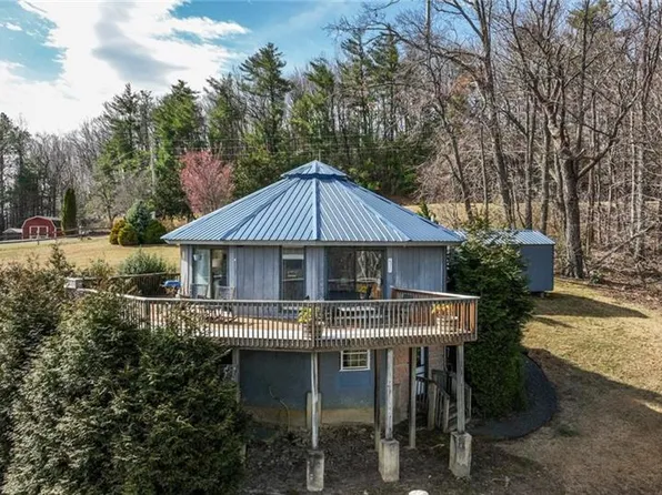 127 Grindstone Ln, Millers Creek, NC 28651