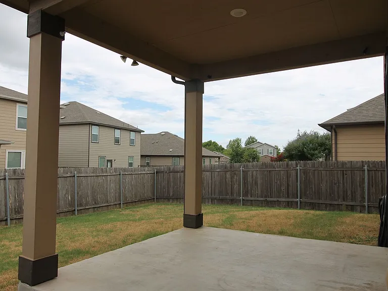 907 Solitude Dr — Photo 25