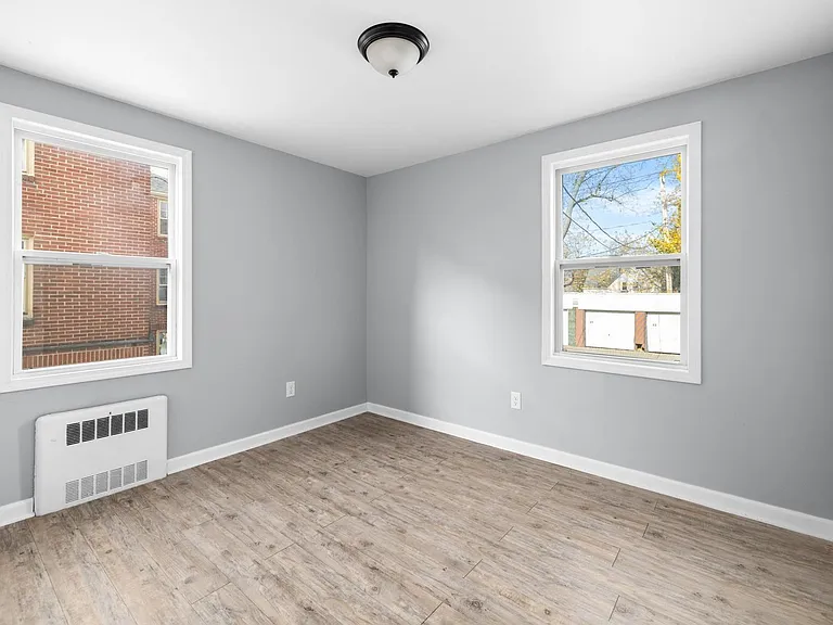 Highland View Apartments — Photo 17