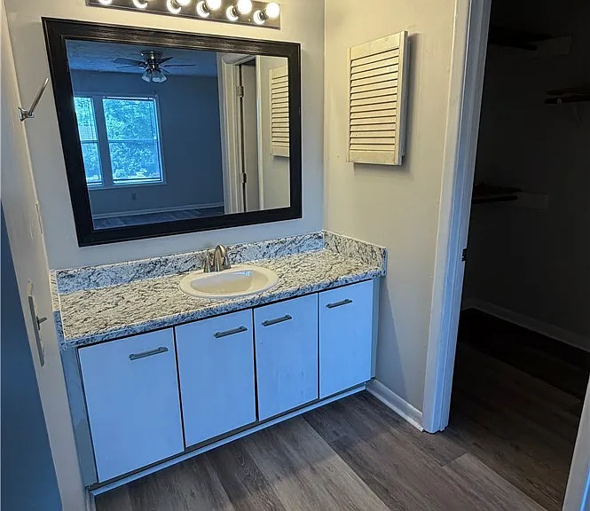 Wood Creek Dr — Photo 9