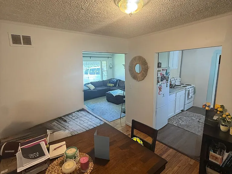 532 Hudson St — Photo 6