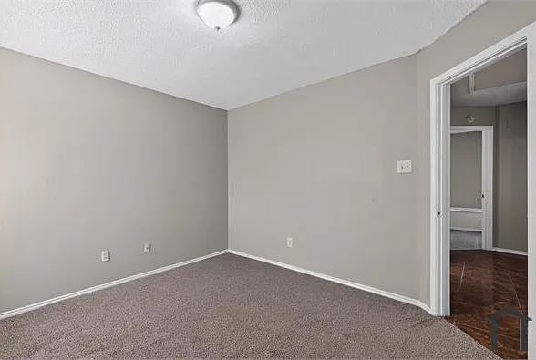 2313 Valley Falls Ave — Photo 37