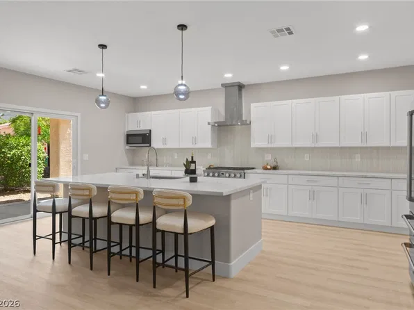 2100 Burtonsville Dr, Henderson, NV 89044