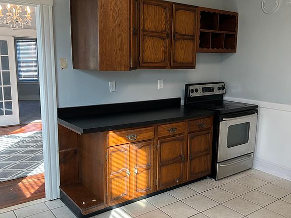 2nd image of 361 Burritt St Floor 2