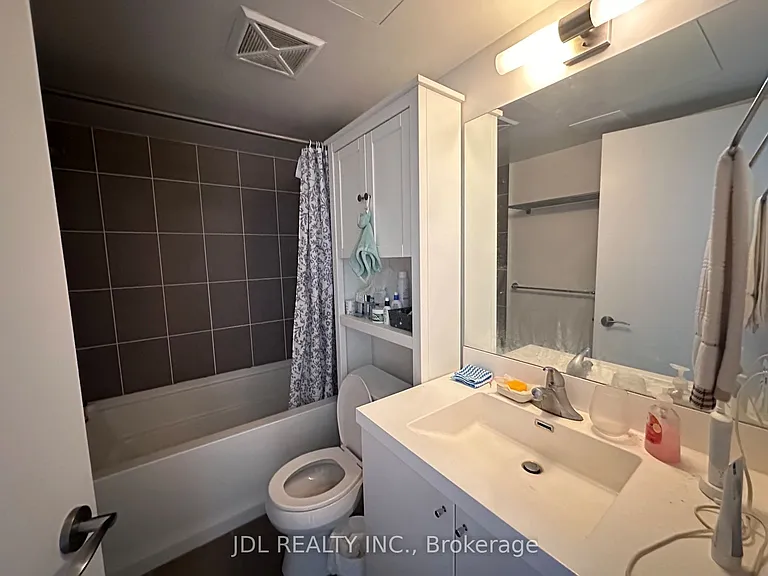 3091 Dufferin St #1411 — Photo 9