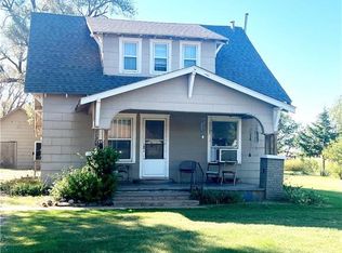 1724 Neptune Dr, Clinton, OK 73601