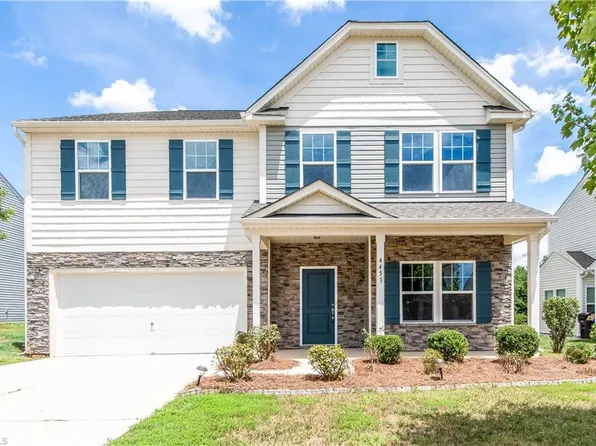 4453 Wedge Dr, Pfafftown, NC 27040