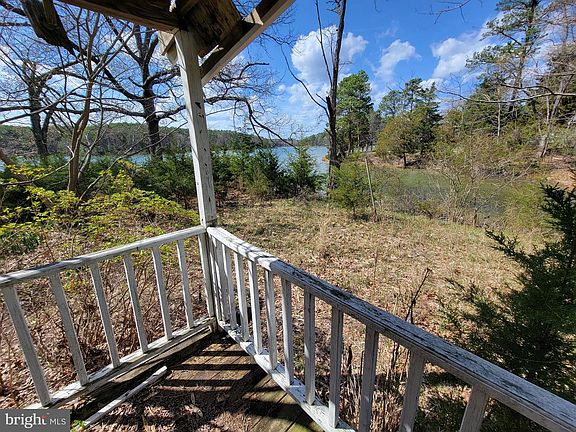 2nd image of 922 Skipjack Rd